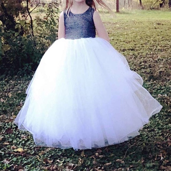 NWT. 2T-3T Metallic Silver Fluffy Tutu Tulle Dress - Picture 2 of 7